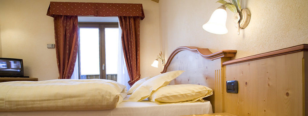 Hotel Ristorante Cassana Livigno Exterior foto