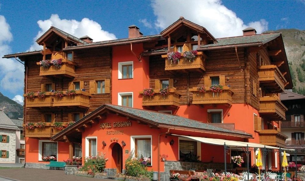 Hotel Ristorante Cassana Livigno Exterior foto