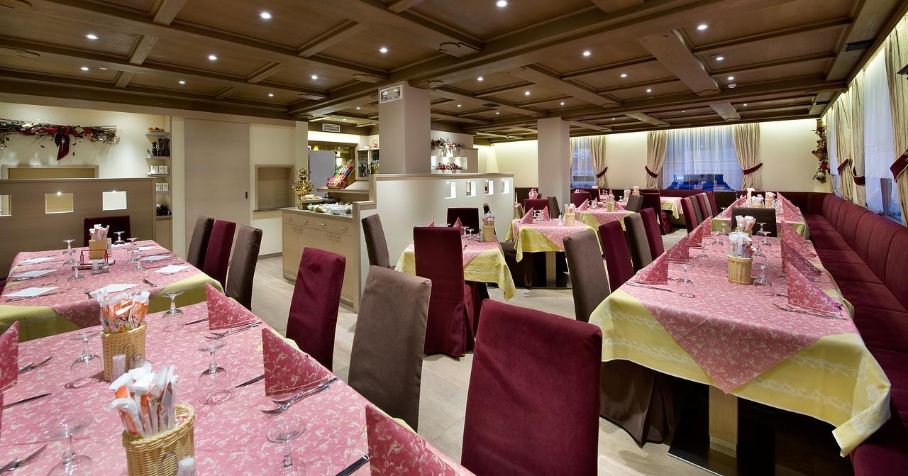 Hotel Ristorante Cassana Livigno Exterior foto