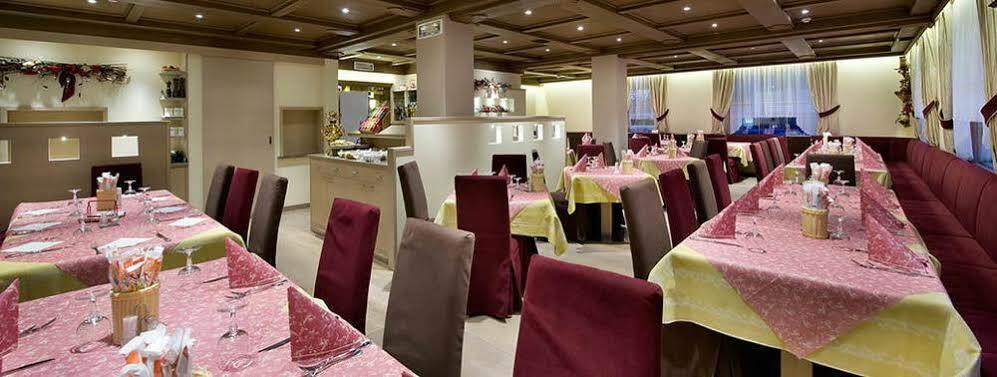 Hotel Ristorante Cassana Livigno Exterior foto